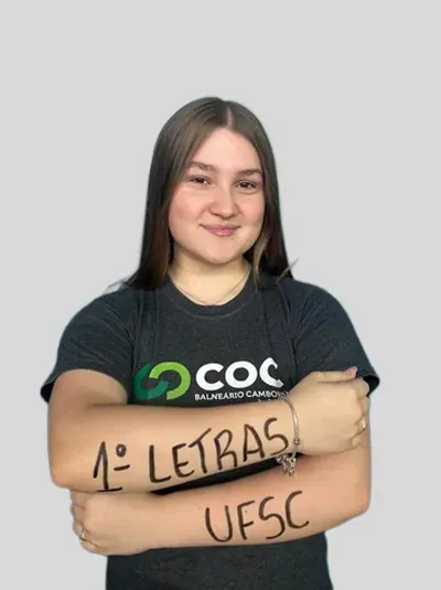 Aluna aprovada em Letras na UFSC, 1º lugar
