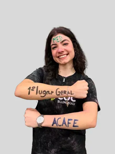Aluna aprovada em 1º lugar geral na ACAFE